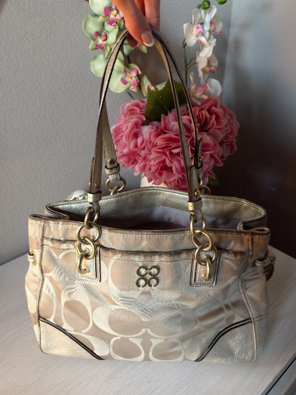 Coach Champagne Signature Tote | Gold CC Logo